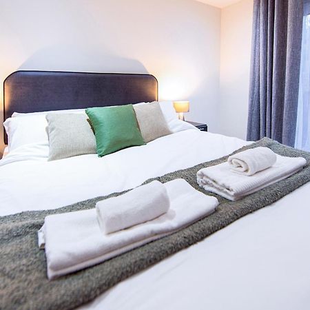 ロンドン Ealing Residencyアパートホテル エクステリア 写真