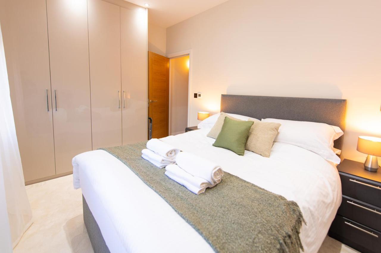 ロンドン Ealing Residencyアパートホテル エクステリア 写真