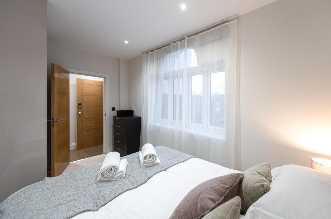 ロンドン Ealing Residencyアパートホテル エクステリア 写真