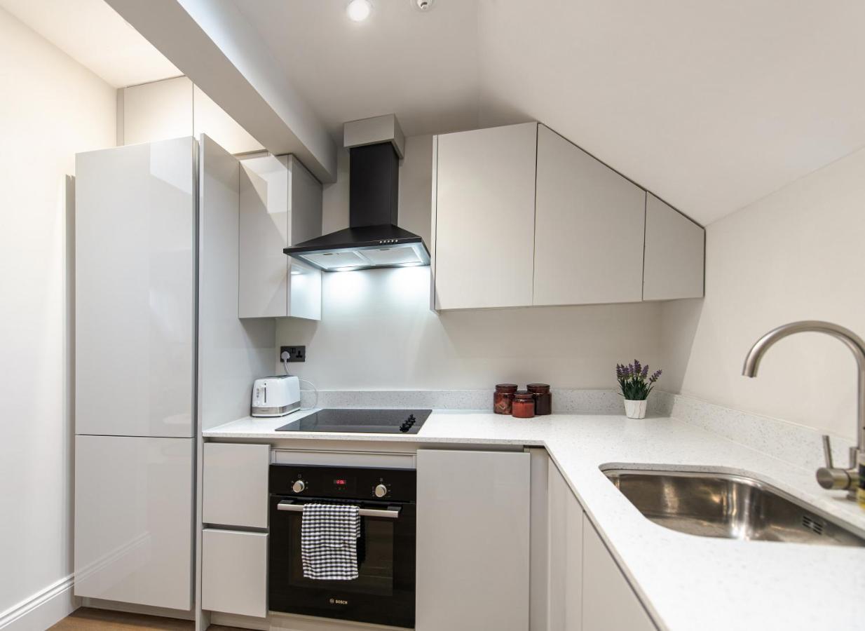 ロンドン Ealing Residencyアパートホテル エクステリア 写真