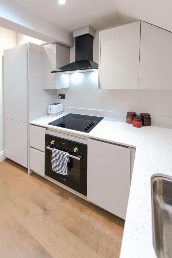 ロンドン Ealing Residencyアパートホテル エクステリア 写真