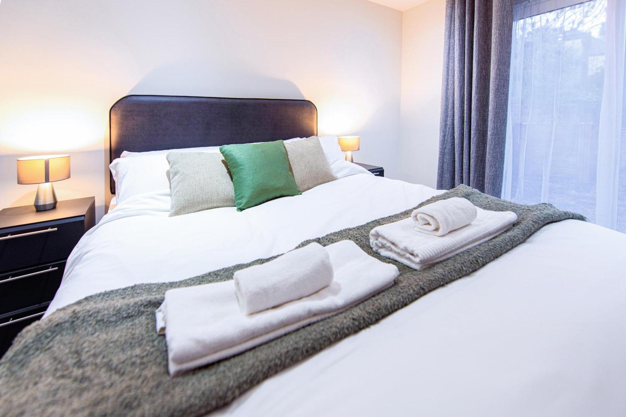 ロンドン Ealing Residencyアパートホテル エクステリア 写真