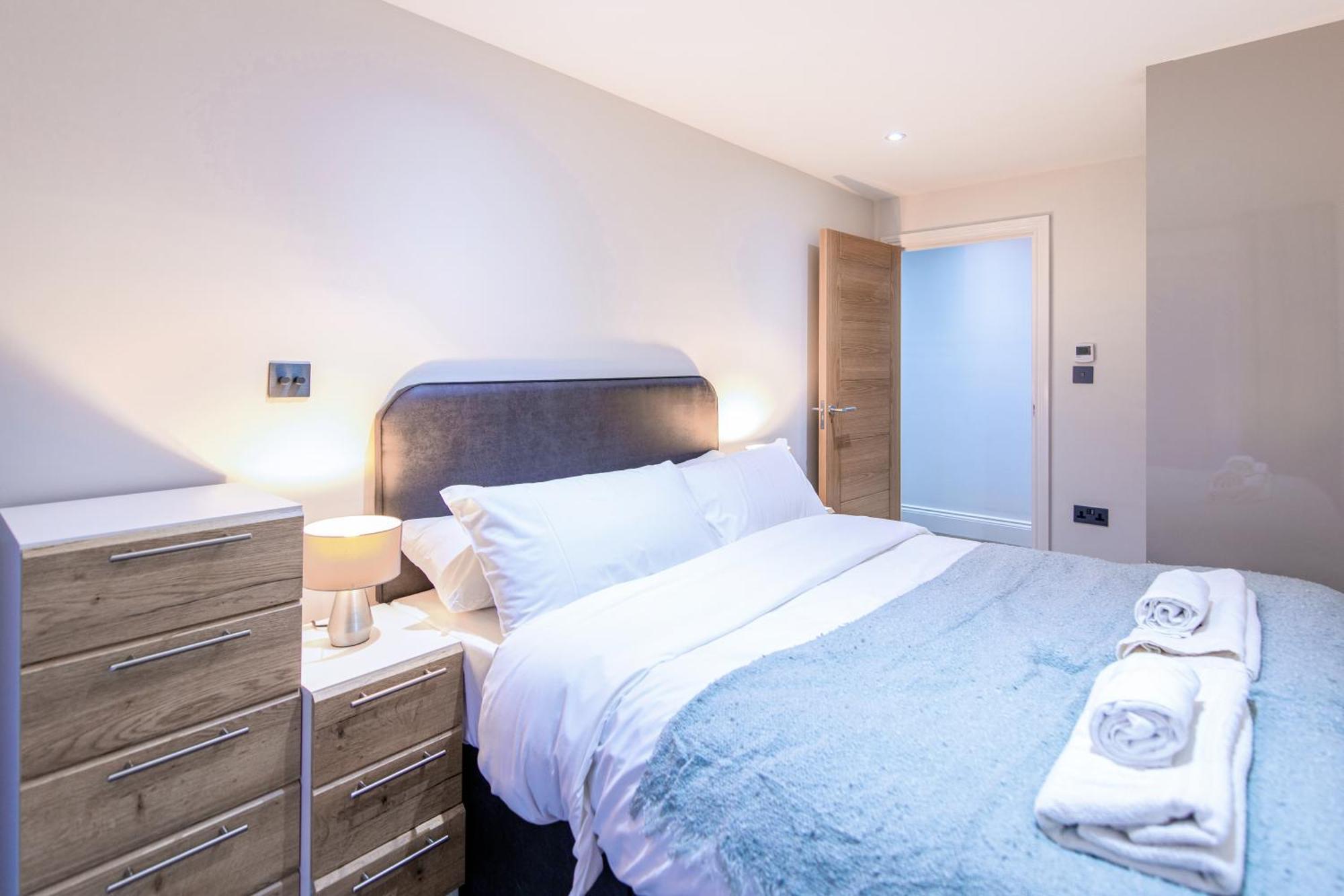 ロンドン Ealing Residencyアパートホテル エクステリア 写真