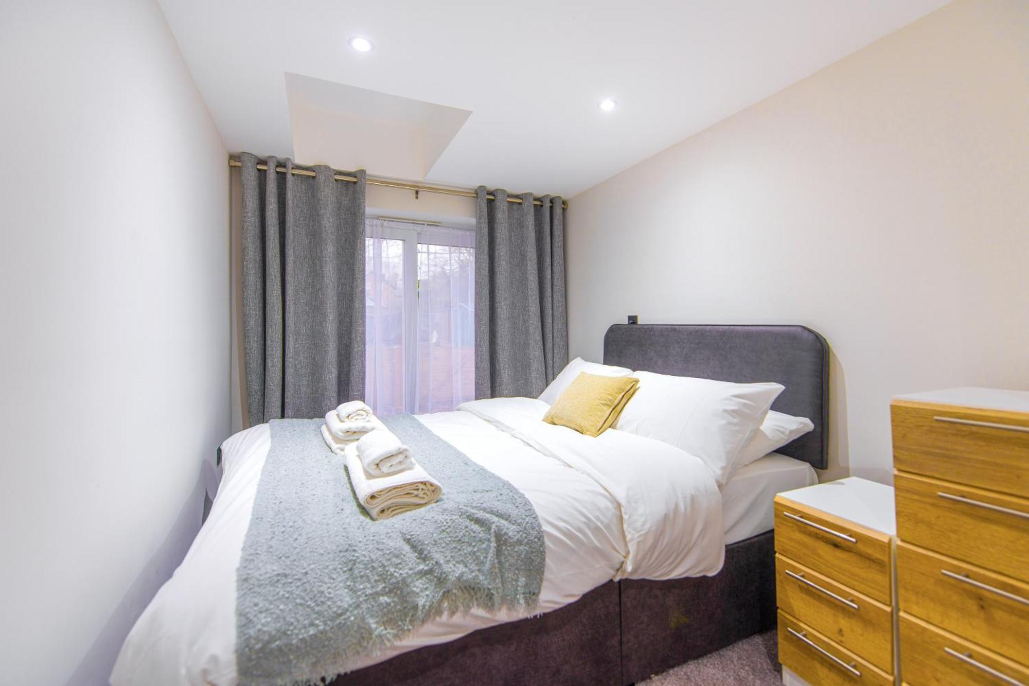 ロンドン Ealing Residencyアパートホテル エクステリア 写真