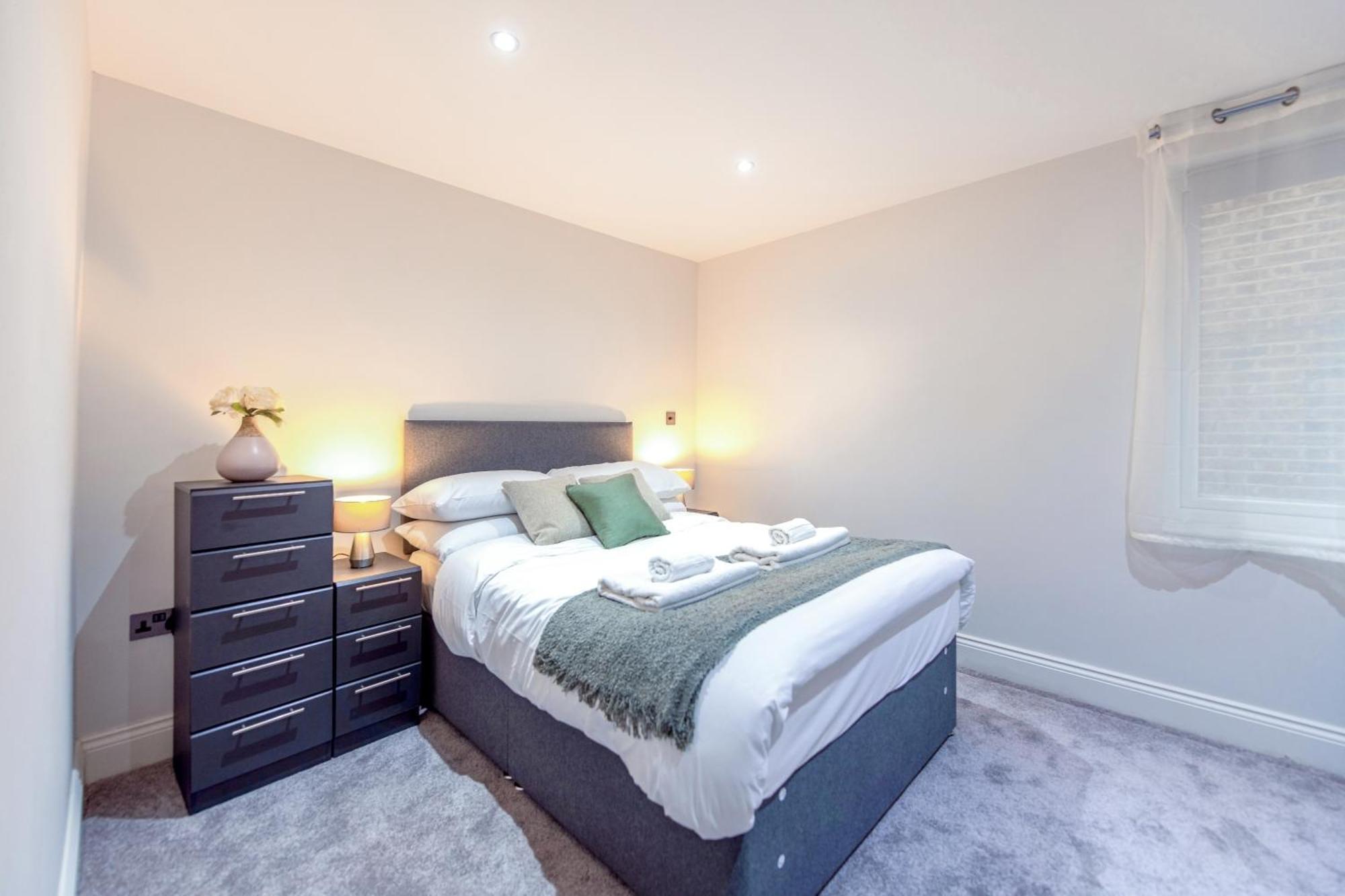 ロンドン Ealing Residencyアパートホテル エクステリア 写真