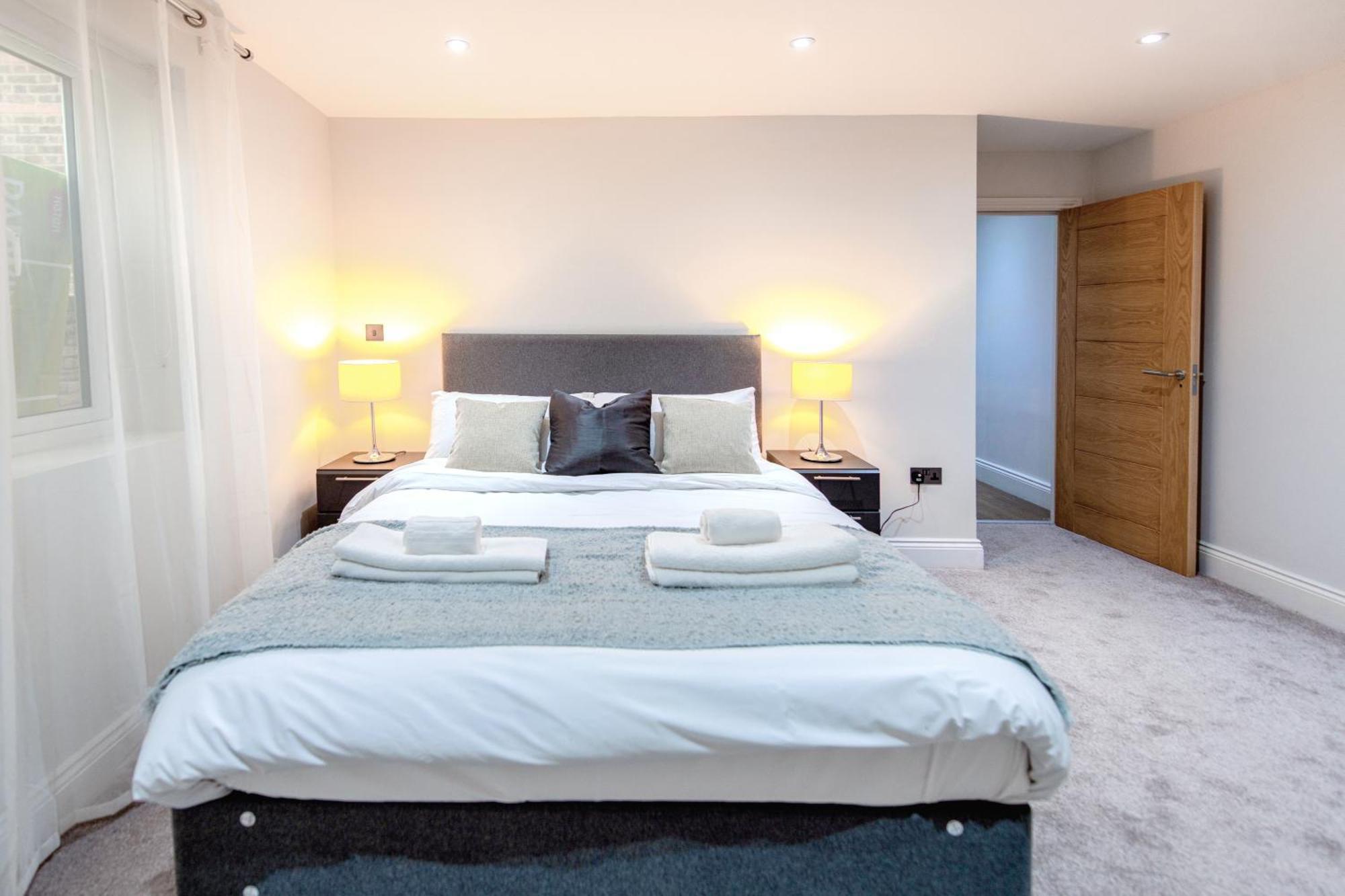 ロンドン Ealing Residencyアパートホテル エクステリア 写真