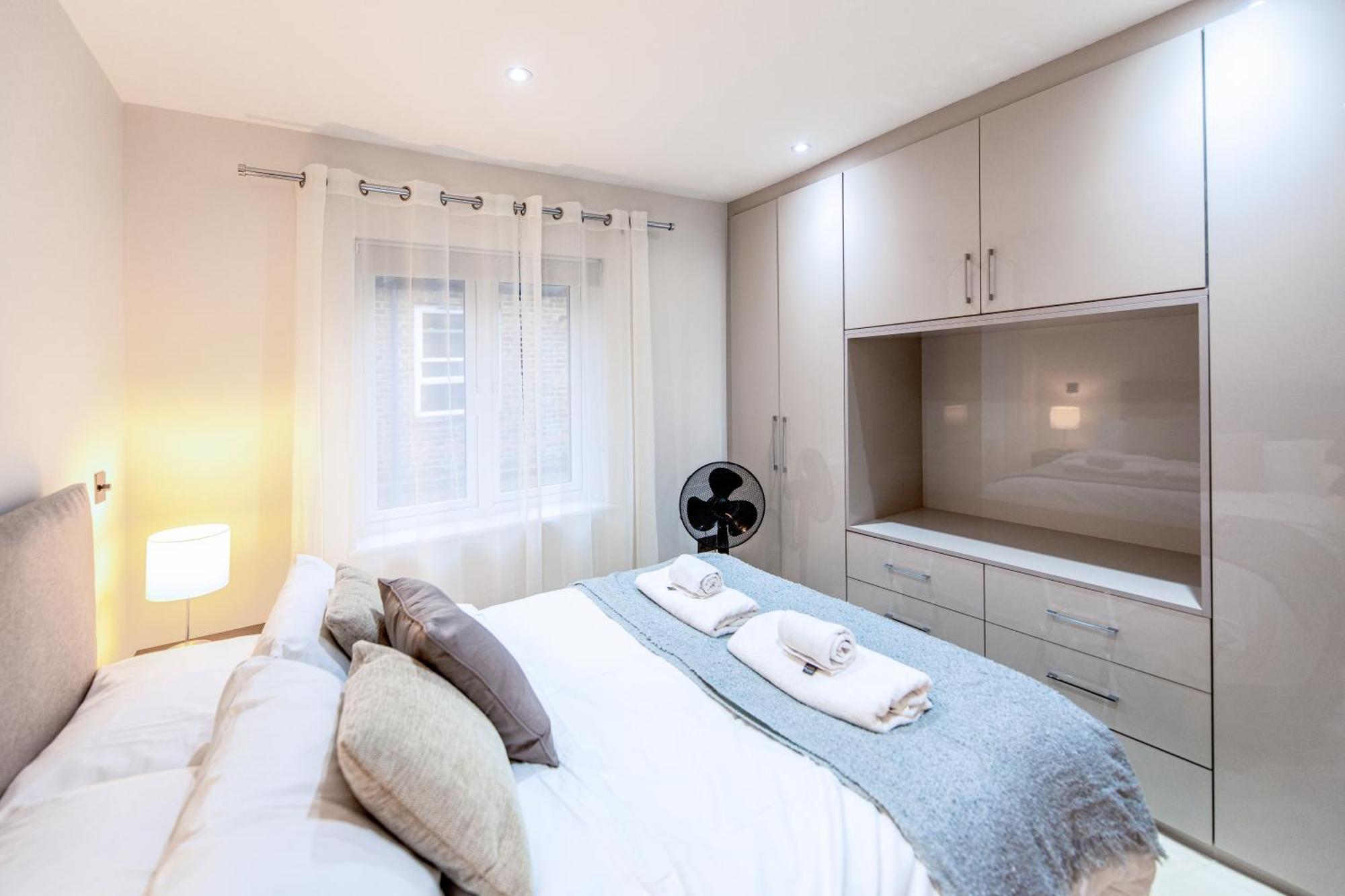 ロンドン Ealing Residencyアパートホテル エクステリア 写真