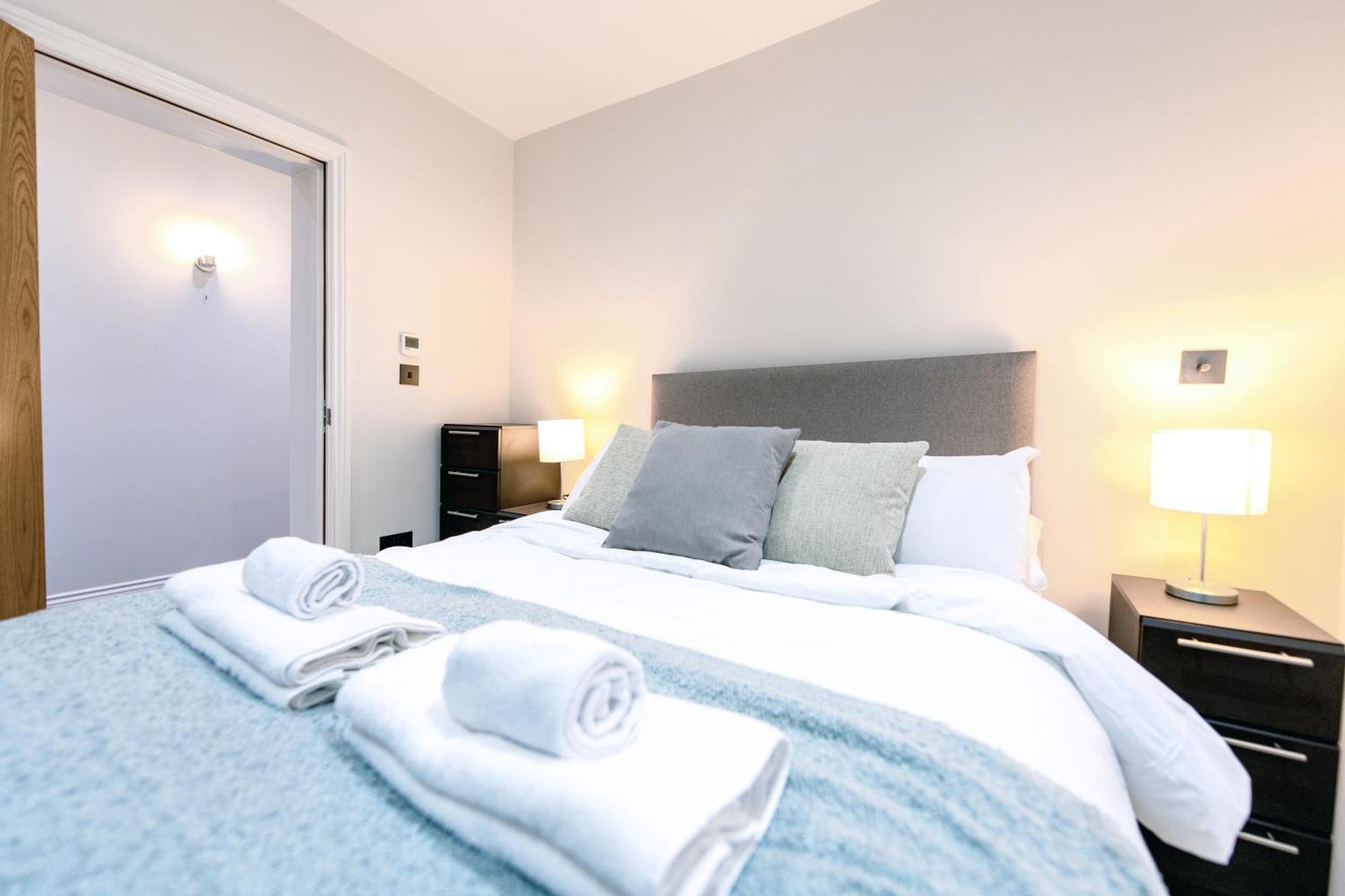 ロンドン Ealing Residencyアパートホテル エクステリア 写真