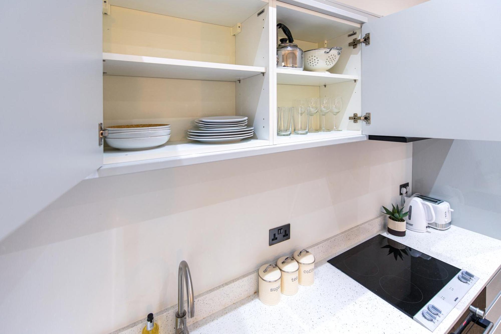 ロンドン Ealing Residencyアパートホテル エクステリア 写真