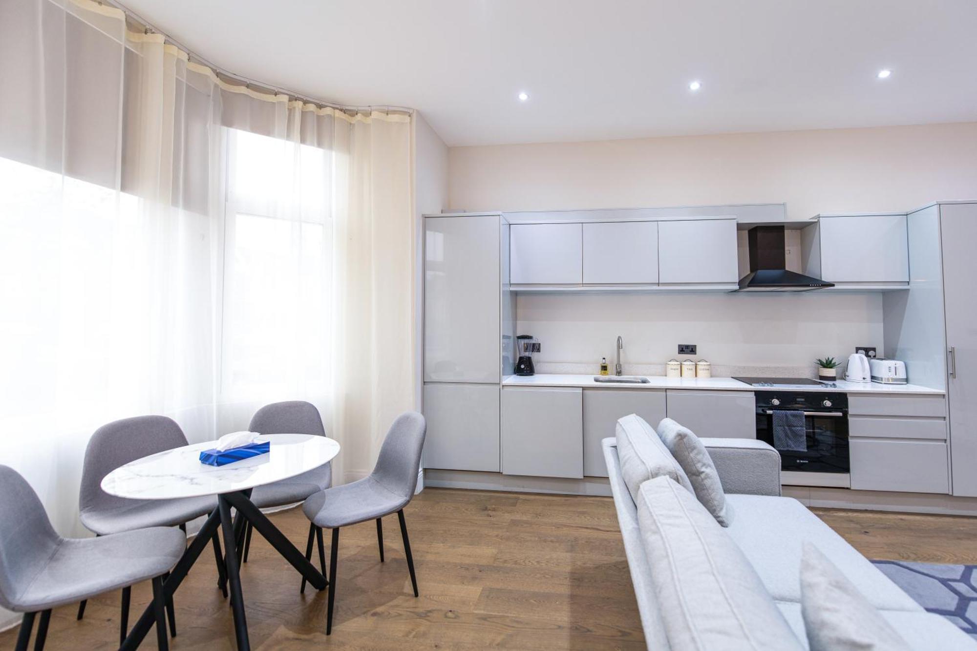ロンドン Ealing Residencyアパートホテル エクステリア 写真